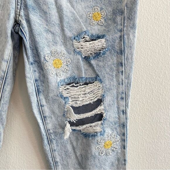 PACSUN Mom Acid Wash High Rise Daisy Embroidered Jeans Light Wash Denim Size 27 - Picture 12 of 16